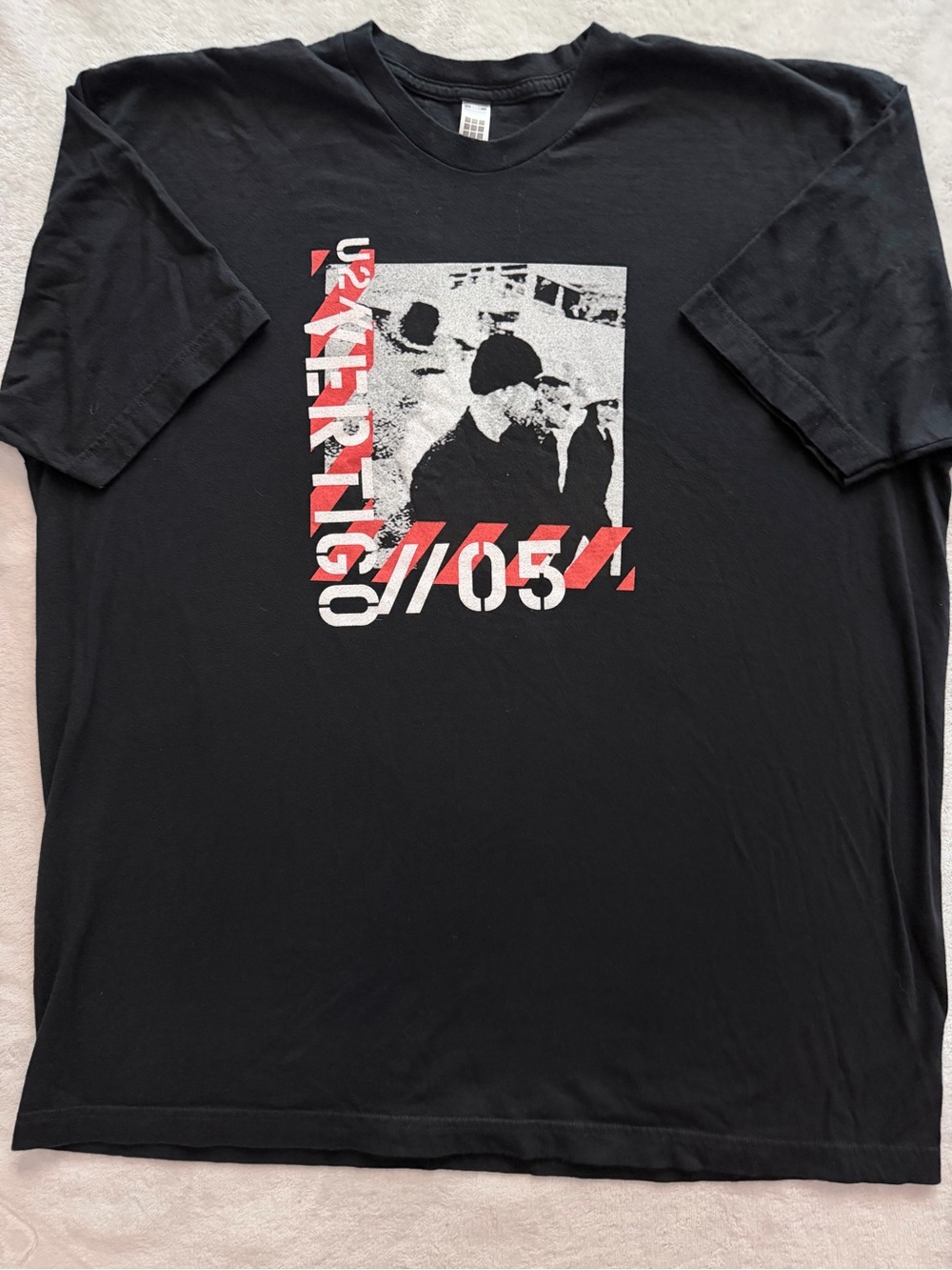 U2 Vertigo 2005 Tour Shirt 2XL Black Band Tee Vancouver Concert NWOT